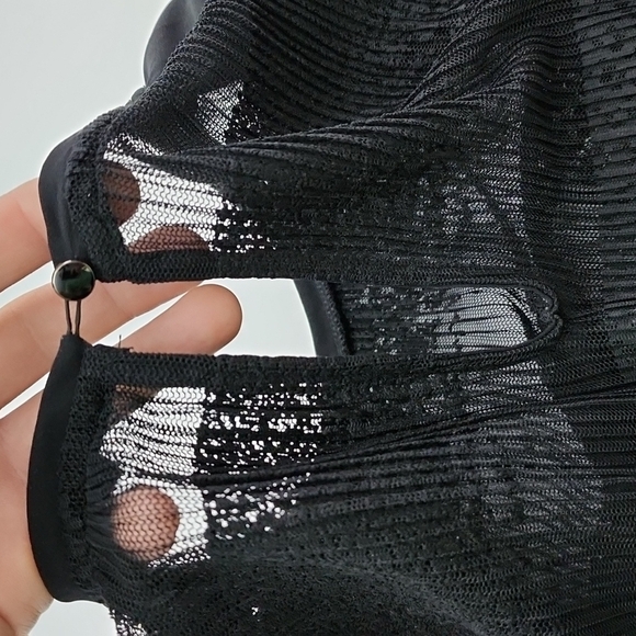 RW&CO Women's Black Sheer Lace Top Subtle Stripes Capped Short Sleeves Sz Small - Picture 7 of 16